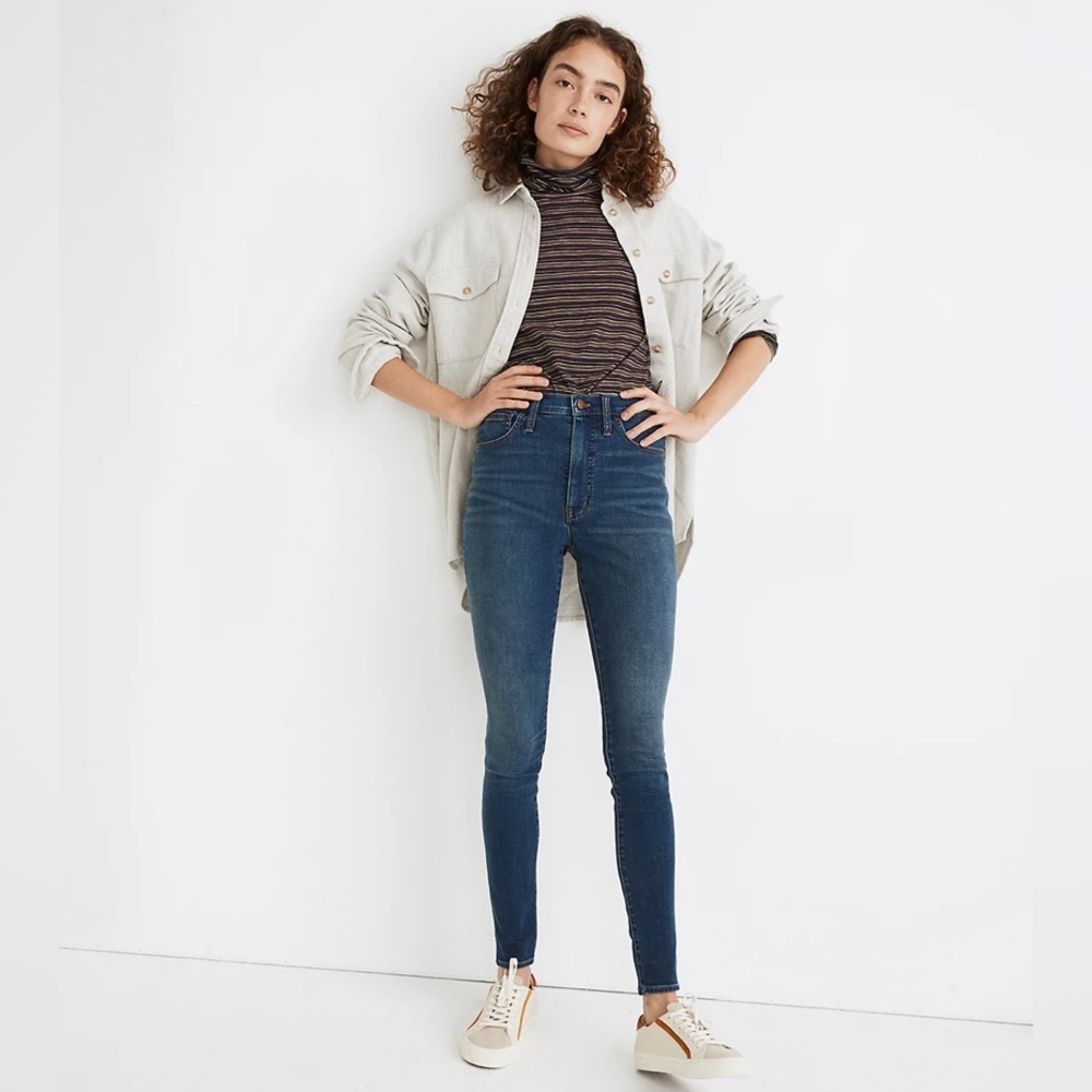 10" High-Rise Roadtripper Supersoft Jeans in Playford Wash
